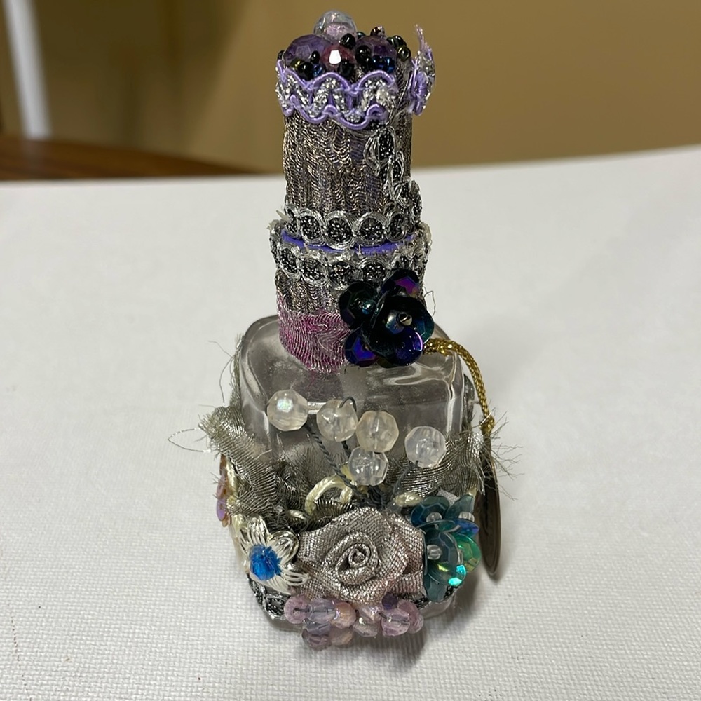 KATHERINES COLLECTION EMBELLISHED PERFUME BOTTLE